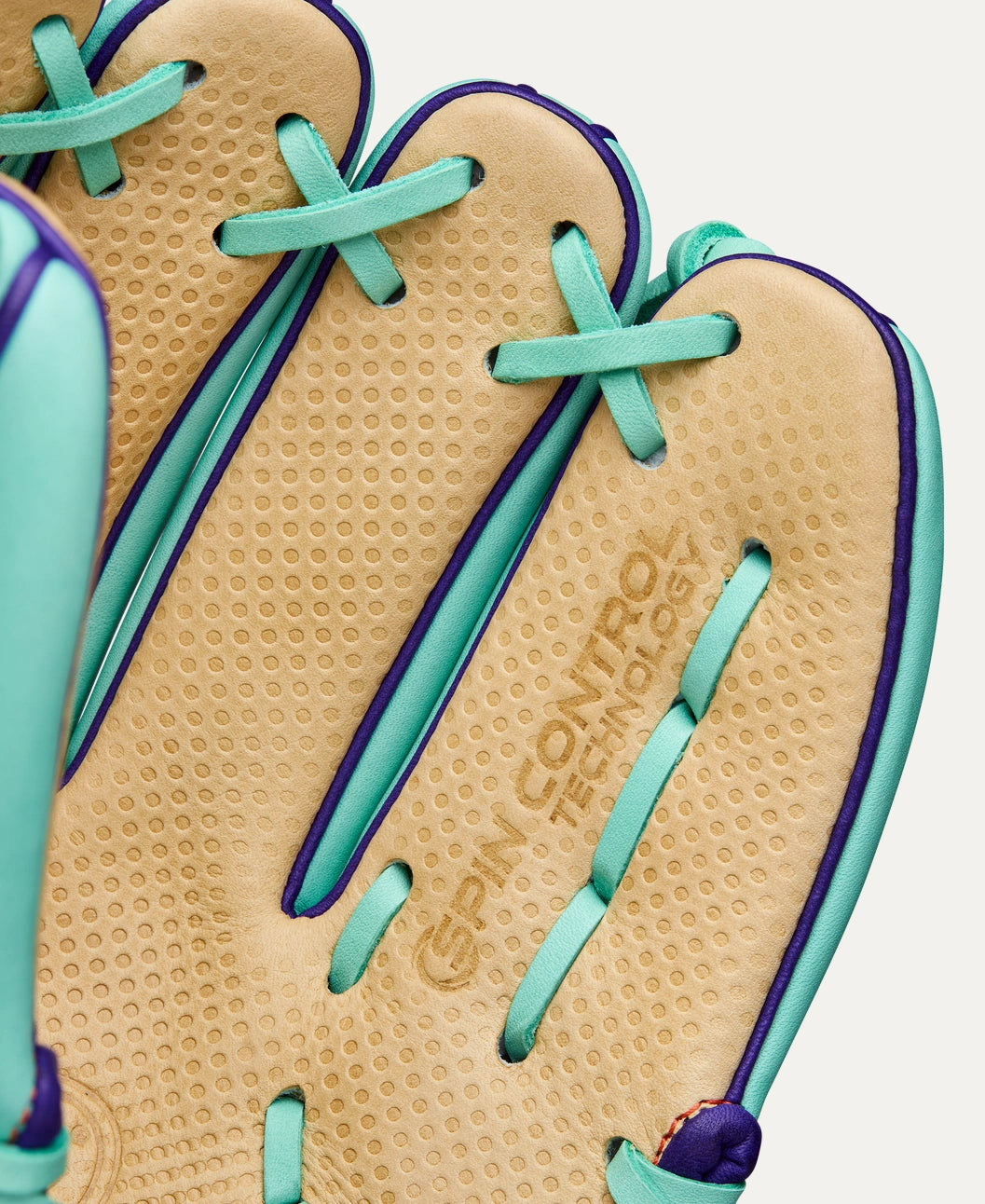 Wilson A2000 Winter 2025- SC1786 11.5" RHT W/Spin Control